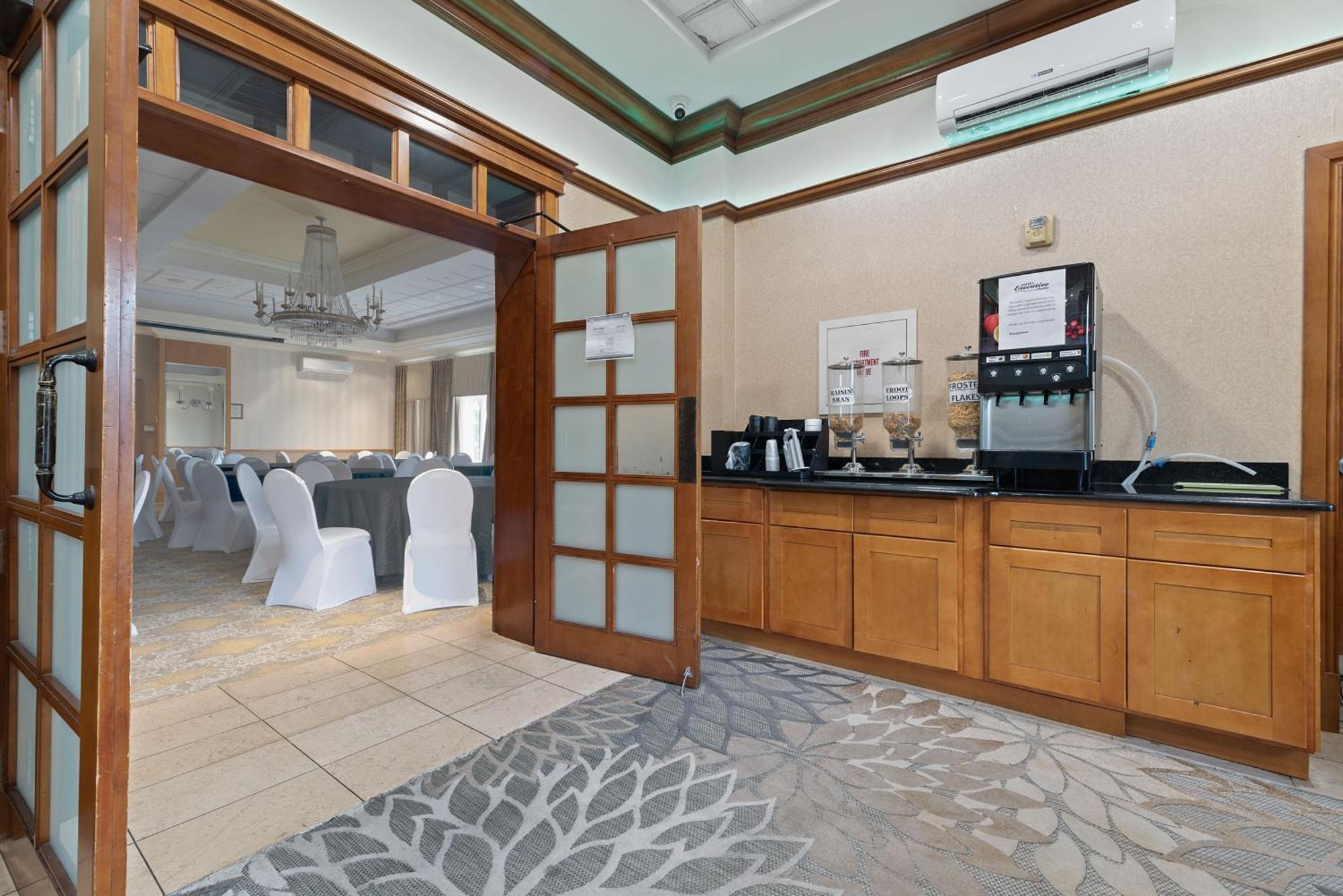 Hotel Executive Suites Carteret Exterior foto